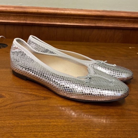 J. Crew Shoes - J Crew Zoe ballet flats in leather
Item BM696
